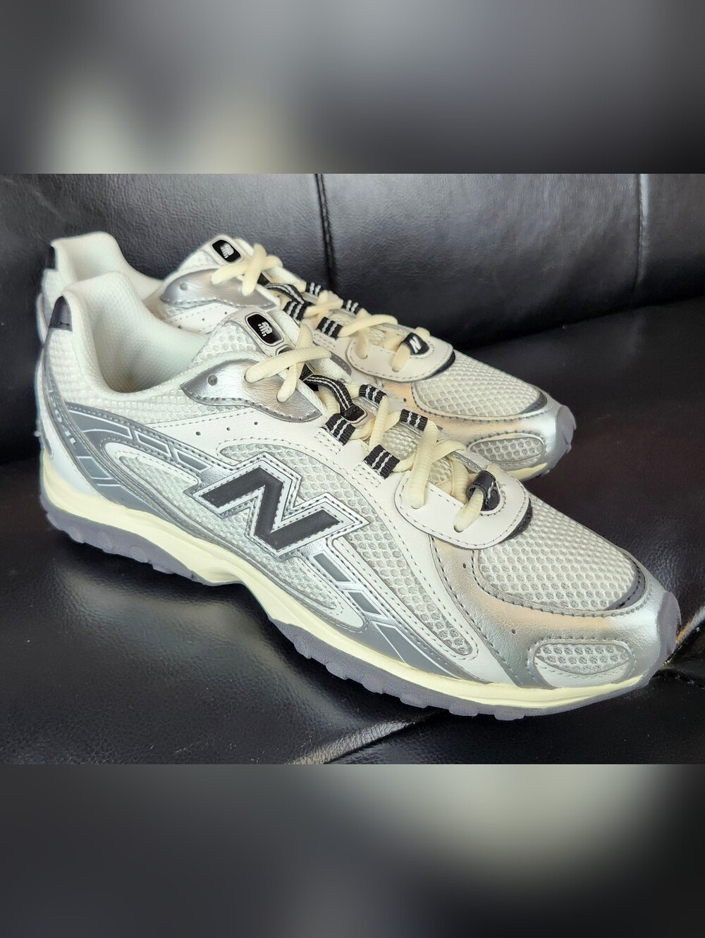 🔥New Balance 204L Silver Mesh Athletic Sneakers Sz7.5W
